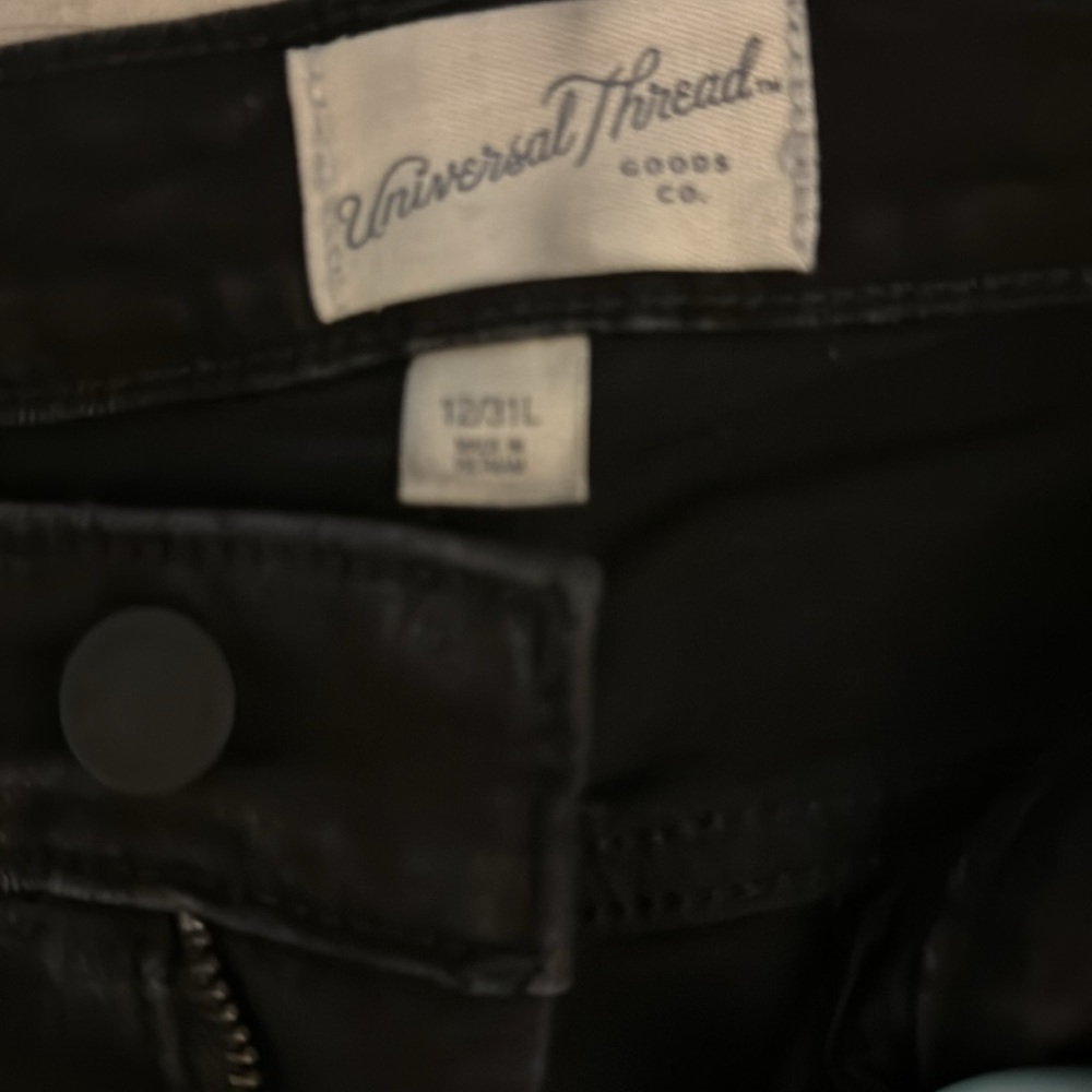 Universal Thread - image 4